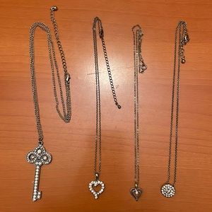 Bundle of fashion jewelry necklaces